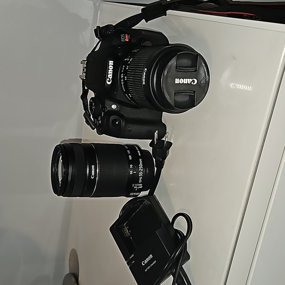 Canon t5i - Picture 2 of 2